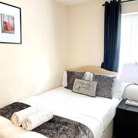 Amazing 2-Bed City Centre Apt With Parking Coventry Exterior photo
