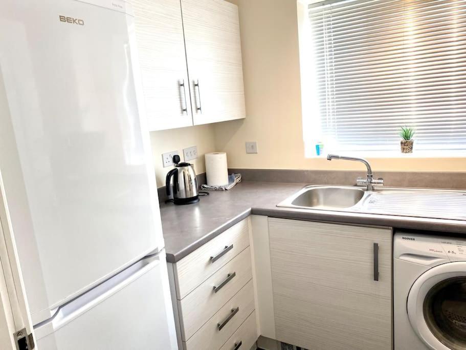 Amazing 2-Bed City Centre Apt With Parking Coventry Exterior photo